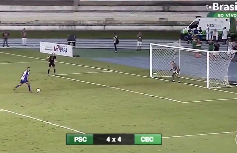Ảnh bài viết Pha bỏ lỡ penalty hài hước nhất lịch sử bóng đá