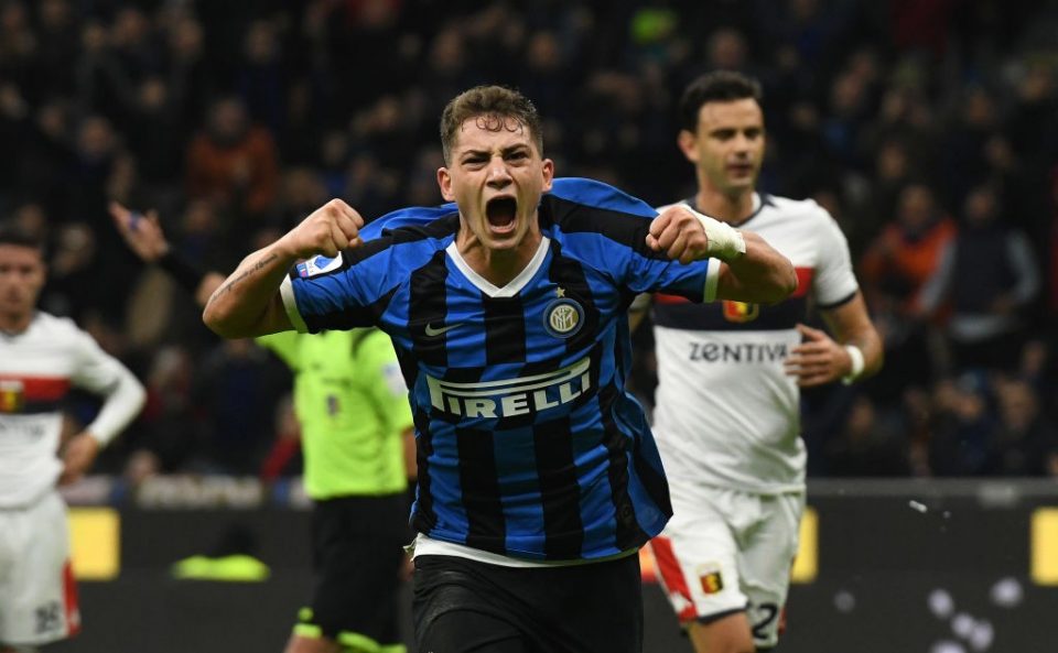 Esposito ăn mừng sau khi ghi bàn thắng đầu tiên cho Inter.
