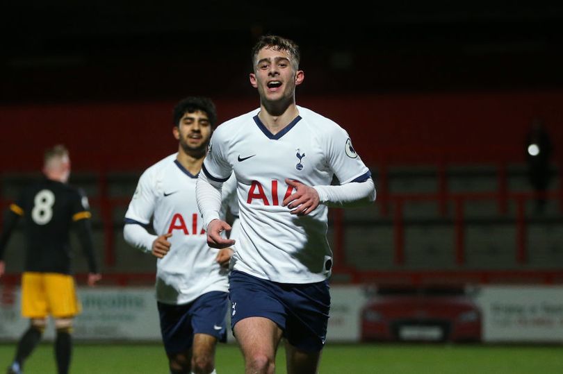Ảnh bài viết Con trai Pochettino đã làm gì sau khi ghi bàn cho U23 Tottenham?