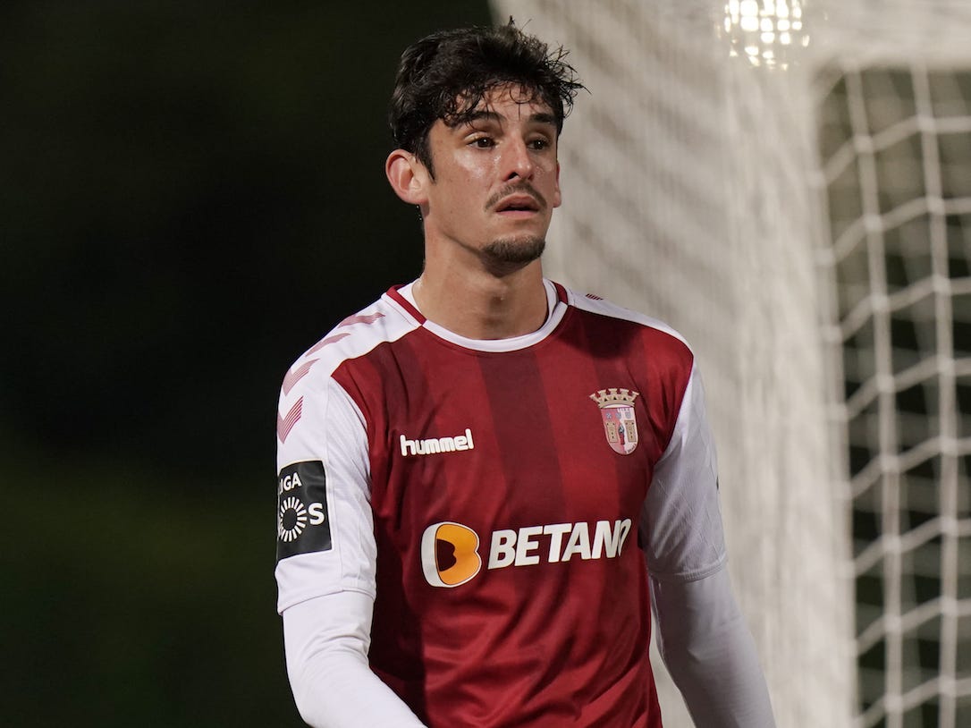 Đầu năm nay, Barca đã có được chữ ký của tiền đạo trẻ Francisco Trincao, lập tức cài điều khoản phá vỡ hợp đồng lên đến 500 triệu euro.