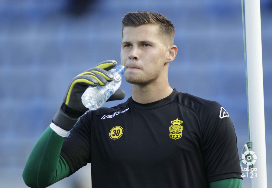 Thủ thành trẻ Josep Martinez đã ký với Leipzig một bản hợp đồng 4 năm, sẽ chính thức rời Las Palmas để đến Đức thi đấu vào mùa hè này.
