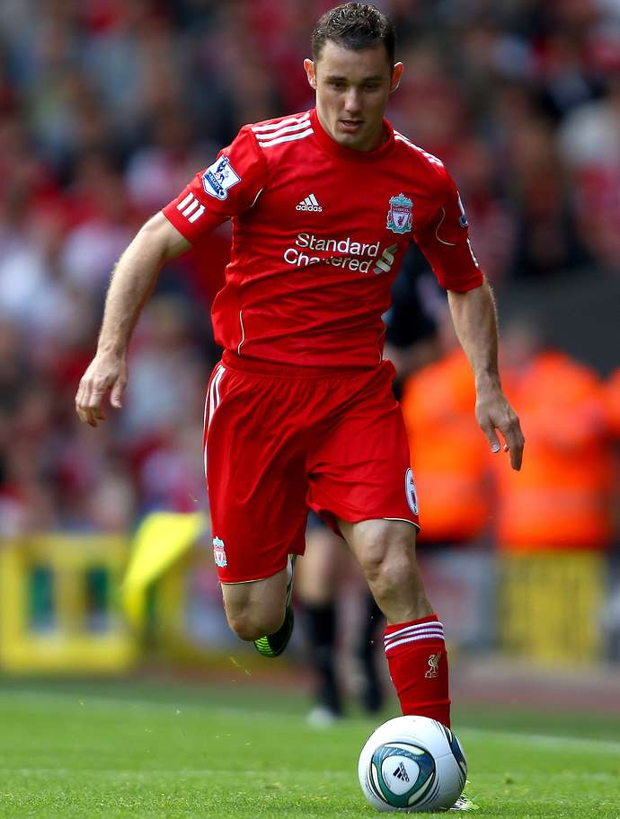 Khi đó, Aurelio vừa hết hạn hợp đồng với Liverpool và không được gia hạn. Roy Hodgson cho biết ông rất ngạc nhiên với quyết định của CLB, sau đó đề nghị ký hợp đồng mới với cầu thủ người Brazil. Tuy nhiên anh liên tục chật vật với chấn thương, chính thức rời đi năm 2012, giải nghệ năm 2013 trong màu áo Gremio.