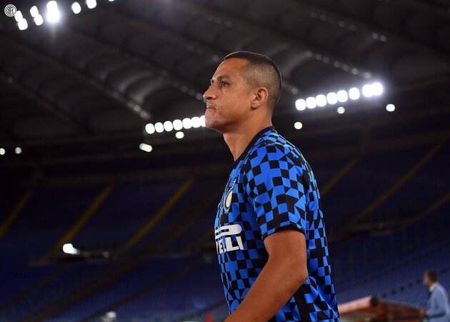 Rạng sáng nay, Inter Milan có chuyến làm khách đến sân của AS Roma, một trận thắng là điều bắt buộc để thầy trò HLV Antonio Conte níu lại giấc mơ vô địch Serie A.