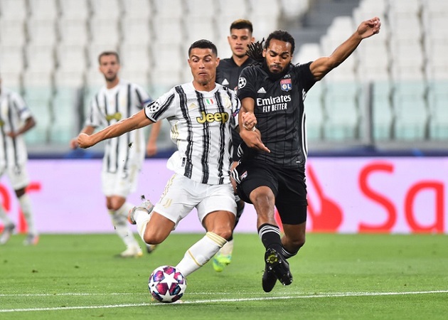 Không khó hiểu khi Juve là bên chủ động nhập cuộc và chơi lấn lướt hơn hẳn ở thời gian đầu trận. Tuy nhiên họ vẫn là bên bị thủng lưới trước.