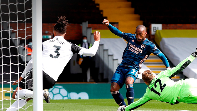 Lacazette vừa ghi bàn thắng đầu tiên của Ngoại hạng Anh mùa này.