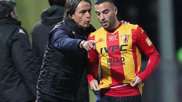 Mùa giải 2019/2020, Roberto góp công lớn giúp Benevento vô địch Serie B để giành vé thăng hạng.