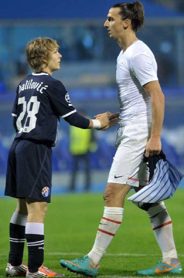 Cậu bé Alen và "người khổng lồ" Zlatan.