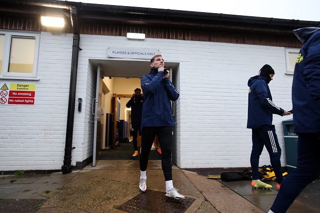 HLV Brendan Rodgers xúc động khi chia tay sân tập này: "Rõ ràng là các cầu thủ có một nỗi buồn khi phải chia tay sân tập hiện tại. Có những người đã ở đây rất nhiều năm. Nơi này đã tạo ra rất nhiều cầu thủ xuất sắc và đồng hành với nhiều HLV vĩ đại, vì vậy nó sẽ luôn được ghi nhớ. Thật tuyệt vời khi đội nữ của chúng tôi sẽ tập luyện ở đây."