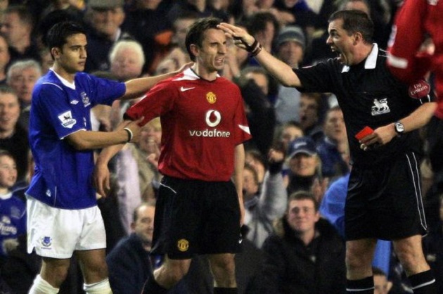 Gary Neville có một kỷ niệm thú vị với người hâm mộ Everton.