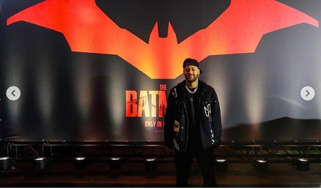 Ngôi sao của Paris Saint-Germain, Neymar đã tham dự buổi ra mắt của bộ phim The Batman tại Pháp cùng với 2 diễn viên nổi tiếng Robert Pattinson và Zoe Kravitz vào tối thứ Hai.