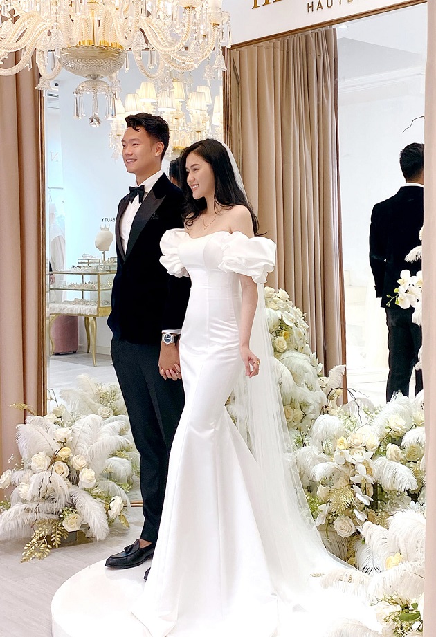 Bộ ảnh hậu trường đám cưới nhận được nhiều lời khen ngợi trên mạng xã hội.