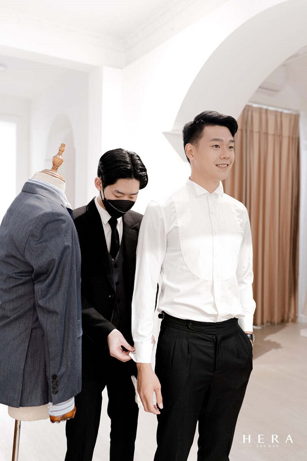 Thành Chung bảnh bao trong bộ đồ chú rể.