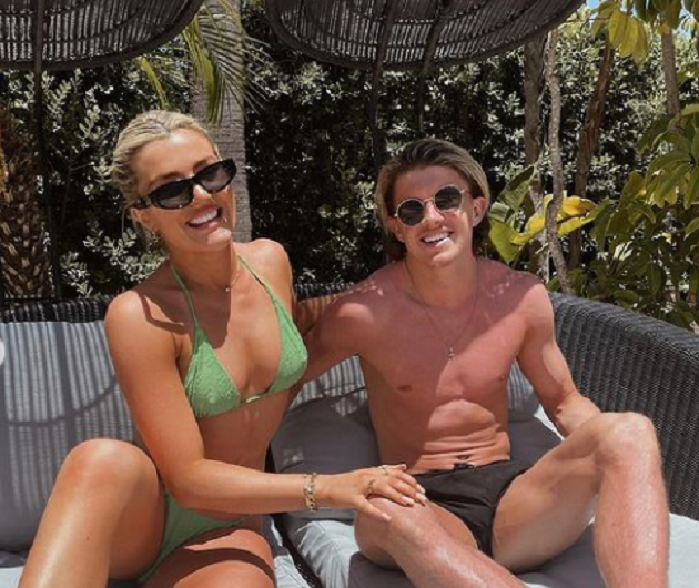 Sau thời gian cho mượn ấn tượng ở Palace, tương lai của Conor Gallagher đang không được chắc chắn. Anh có thể sẽ ở lại đội bóng của Patrick Vieira để giữ được suất đá chính thay vì quay lại cạnh tranh ở Chelsea.