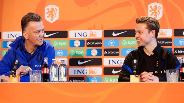 Ảnh bài viết Báo lớn Đức đề xuất Van Gaal thay Hansi Flick