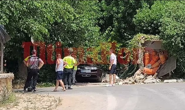 Và mới đây chiếc Bugatti Veyron được cho là đã gặp nạn ở khu nghỉ dưỡng bờ biển phía đông Sa Coma.
