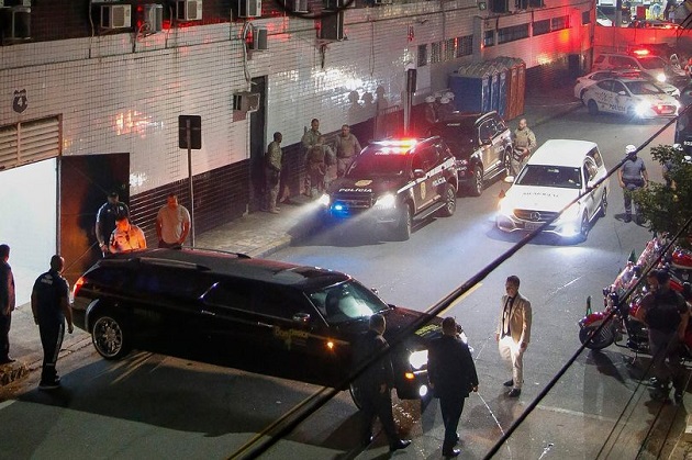 Tâm nguyện cuối cùng của Pele là chọn tầng 9 của một nghĩa trang tại thành phố quê hương Santos thân yêu làm nơi an nghỉ. Đó là một sự kính trọng sâu sắc đối với người cha thân yêu của ông, người luôn mặc áo số 9 khi còn là một cầu thủ..