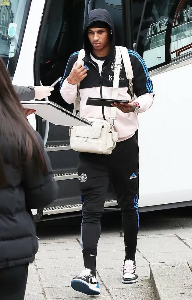 Đến hiện tại, vẫn chưa chắc khả năng ra sân của anh, nhưng việc Rashford cùng các đồng đội di chuyển đến London trước trận chung kết League Cup đã giúp người hâm mộ có hy vọng.