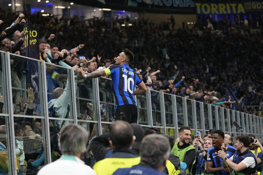 Martinez chấm dứt hy vọng của Milan.