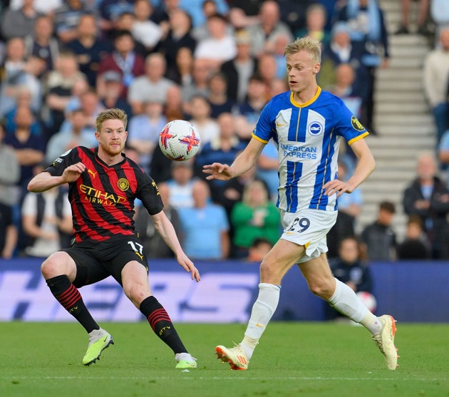 Ảnh bài viết BLV khó hiểu khi 'vua chuyền' của Brighton không được lên tuyển