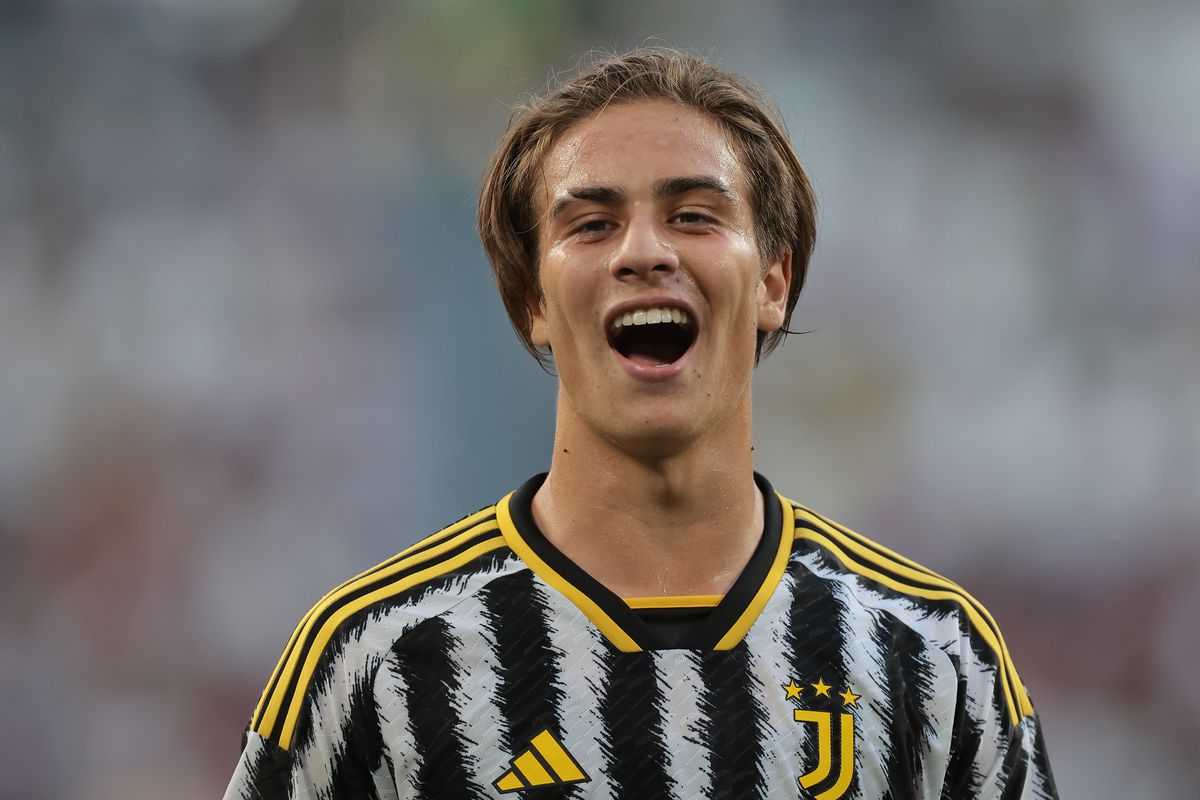 Ảnh bài viết Xem giò Kenan Yildiz - 'wonderkid' Juventus mà Arsenal muốn sớm chiêu mộ