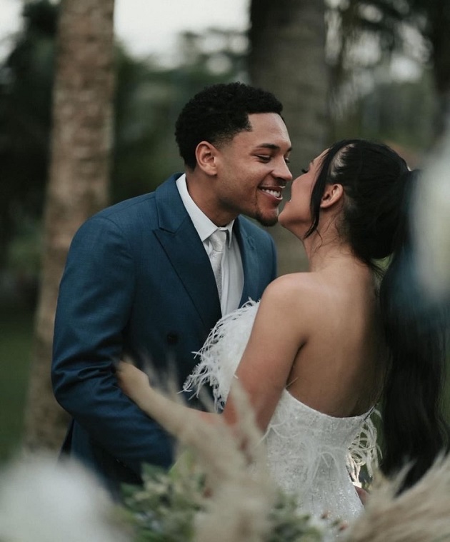 Roque trẻ hơn Lins 5 tuổi.