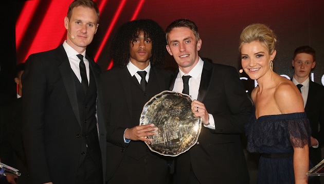 Ảnh bài viết Tiểu "Gullit" giành giải thưởng xuất sắc nhất đội trẻ Man Utd