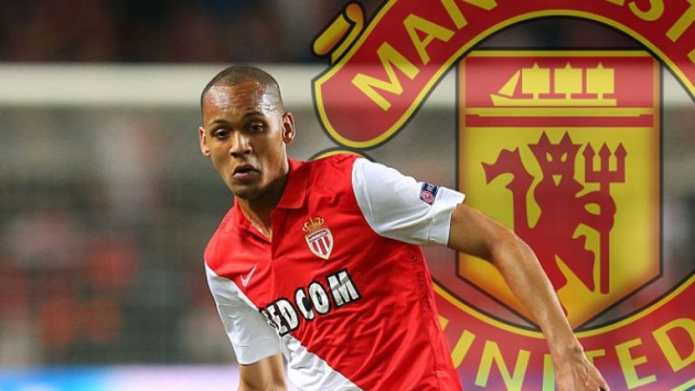 Fabinho tưởng như đã cập bến Old Trafford.