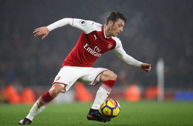 Ozil vẫn gặp khó khăn trong việc giúp ích cho những đội bóng của mình.