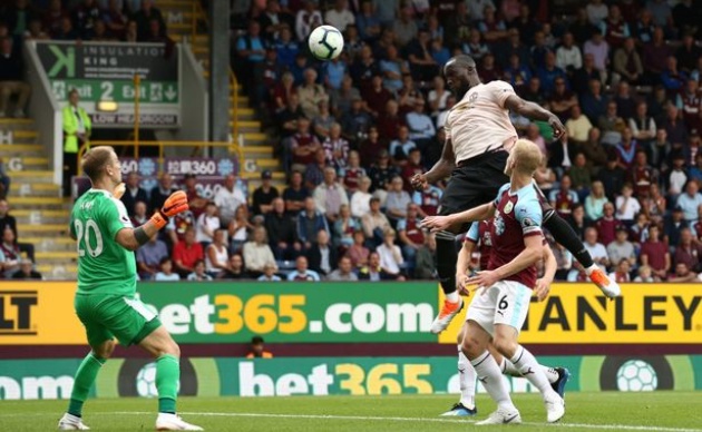 Ảnh bài viết Fan MU nói cùng 1 điều về áo đấu trận Burnley