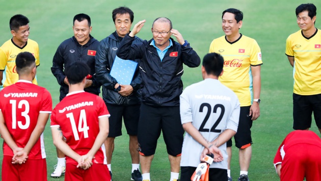 Ảnh bài viết Điểm tin bóng đá Việt Nam sáng 18/10: Thầy Park dùng “thiết quân luật” với ĐT Việt Nam