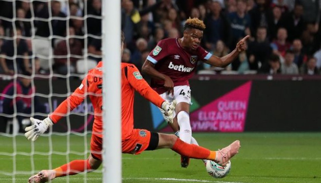 Thật khó tin là một cầu thủ gốc da màu và chơi ở vị trí tấn côn lại sở hữu tốc độ rùa bò như vậy.