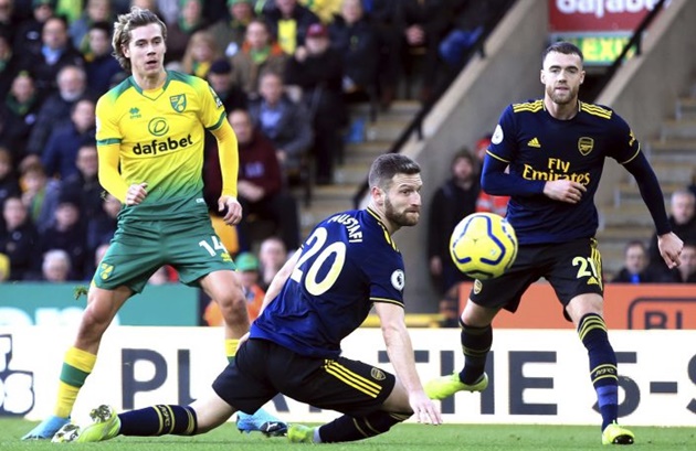 "Siêu tiền vệ" Cantwell hạ gục Arsenal ở trận cầu tối qua.