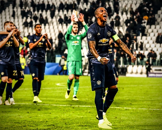 Cuối năm 2018, Young mở ra cuộc lội ngược dòng cho MU trên sân của Juventus (tại Champions League).