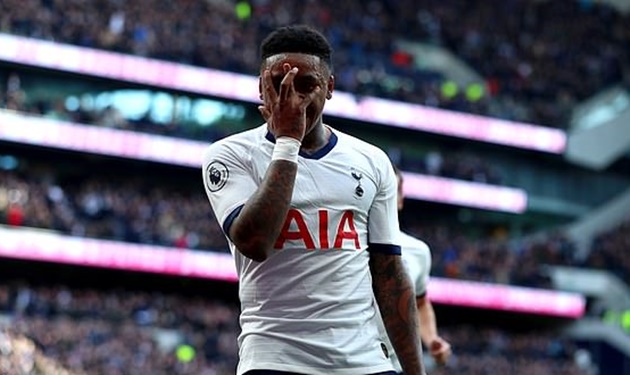 Pha ăn mừng đặc trung của ngôi sao người Hà Lan.