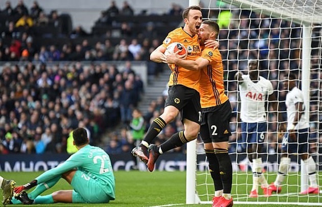 Nhưng Tottenham không giữ được lợi thế quá lâu Chỉ 2 phút sau giờ nghỉ, Diogo Jota san bằng cách biệt cho đội khách.