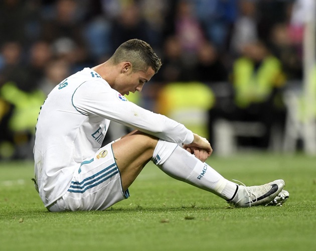 Chủ tịch Perez bất ngờ nhúng tay, thương vụ Ronaldo rới Juventus có nguy cơ đổ vỡ.