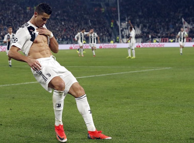 Ảnh bài viết Với hành động này, Ronaldo khiến cổ động viên MU đau đớn