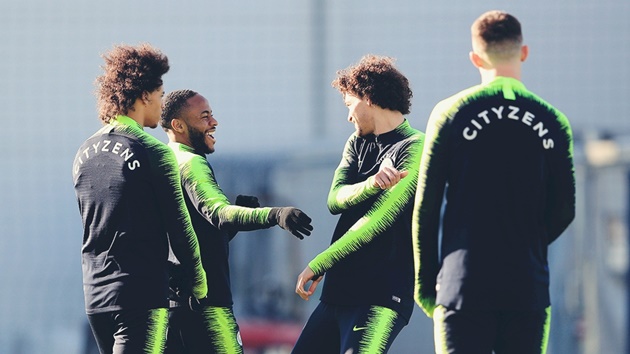 Ảnh bài viết MU vs Chelsea tương tàn, Man City hả hê trên sân tập