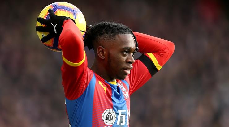 3. Aaron Wan-Bissaka: MU đang đối mặt với rất nhiều vấn đề trong đội hình. Đặc biệt, hành lang cánh của CLB thiếu một ngôi sao đủ tầm chia lửa, hay đúng hơn là thay thế Ashley Young. Và Aaron Wan-Bissaka là lựa chọn vừa chất lượng, vừa phù hợp với nửa đỏ thành Manchester thời điểm này.
