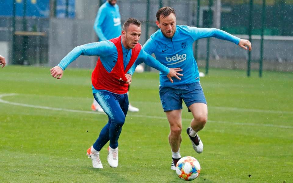 Điều này đã kéo dài suốt 2 tuần liền ở Camp Nou. Song, ở thời điểm quan trọng cuối cùng của mùa giải, tất cả đều xốc lại tinh thần chuẩn bị cho Cúp nhà Vua.
