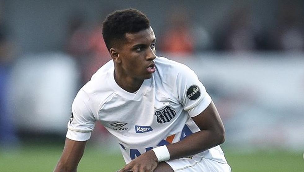 6. Rodrygo (Real Madrid): Thêm một thương vụ khác được hoàn thành cũng là người của Real Madrid. Rodrygo đã chuyển đến Bernabeu với mức phí khoảng 45 triệu euro.