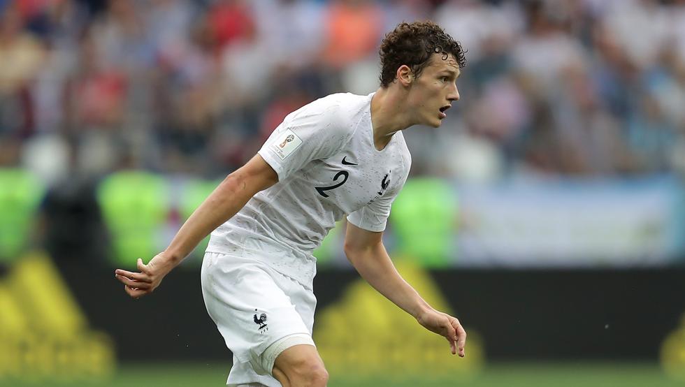8. Benjamin Pavard (Bayern Munich): Vào ngày 1/6, bản hợp đồng Benjamin Pavard của Bayern Munich cũng hoàn thành sau khi đội nhà đã bỏ ra 35 triệu euro vào tháng 1/2019.