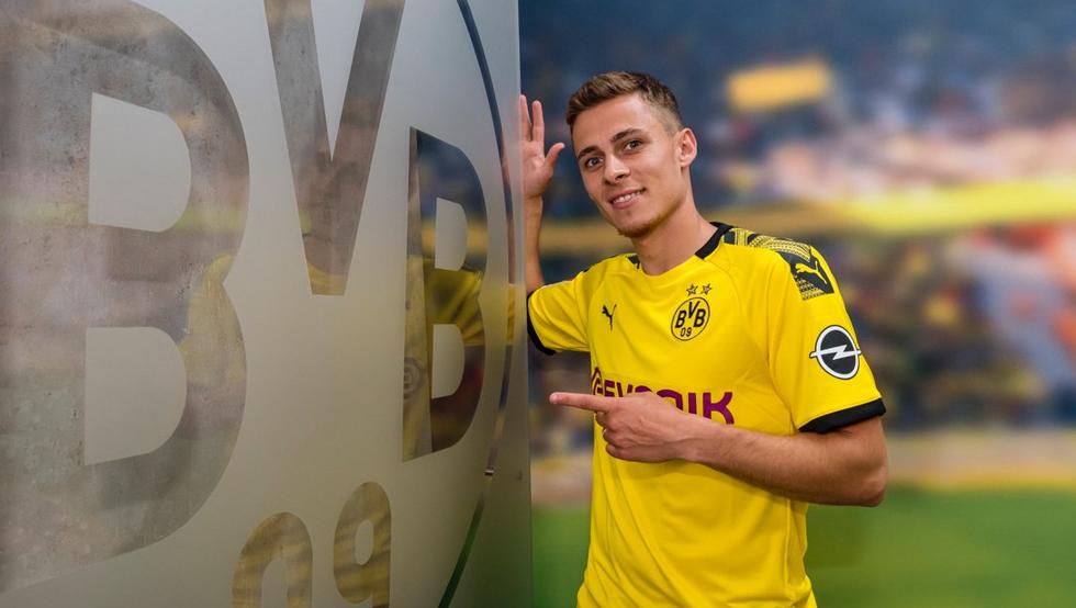 10. Thorgan Hazard (Dortmund): Thorgan Hazard chuyển đến thi đấu cho Dortmund với giá 25.5 triệu euro.