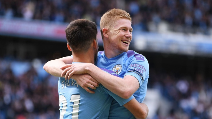 Đồng thời đội nhà cũng gây áp lực không nhỏ lên The Kop khi thầy trò Klopp phải hành quân đến Burnley ở trận đấu lúc 23h30 cùng ngày.
