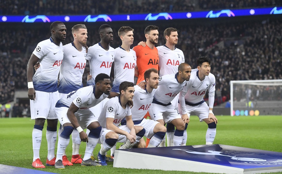 Về thứ 3 trong danh sách này tiếp tục là một đại diện khác trong nhóm đại gia Premier League, Tottenham. Gà trống bắc London có giá trị đội hình giảm xuống nhẹ còn khoảng 984 triệu euro.