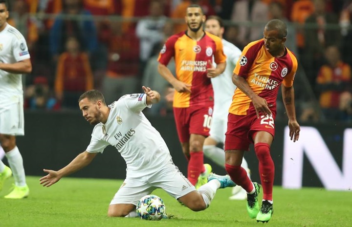 Rõ ràng, việc có bàn thắng sớm giúp thầy trò Zidane thi đấu tự tin, khởi sắc hơn. Hàng công CLB liên tục khuấy đảo hàng phòng ngự đối phương.