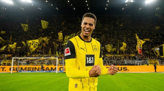 Ảnh bài viết Nuri Sahin không thể tiếp tục "ngó lơ" Felix Nmecha