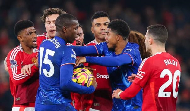 Ảnh bài viết Chelsea thiếu tự tin trước các đội bóng lớn: Liệu “The Blues” có thể kết thúc mùa trong top 4?