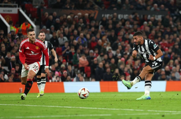 Ảnh bài viết Tiền đạo PAOK thất vọng vì không thể đánh bại Onana