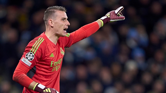 Ảnh bài viết Arne Slot yêu cầu Liverpool ký hợp đồng với Lunin